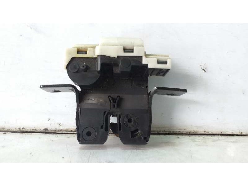 Recambio de cerradura maletero / porton para renault clio iii expression referencia OEM IAM 8200076240E  