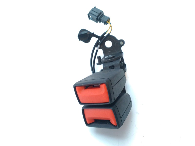 Recambio de cinturon seguridad trasero central para cupra formentor tsi cupra referencia OEM IAM 5FA857739MNB  
