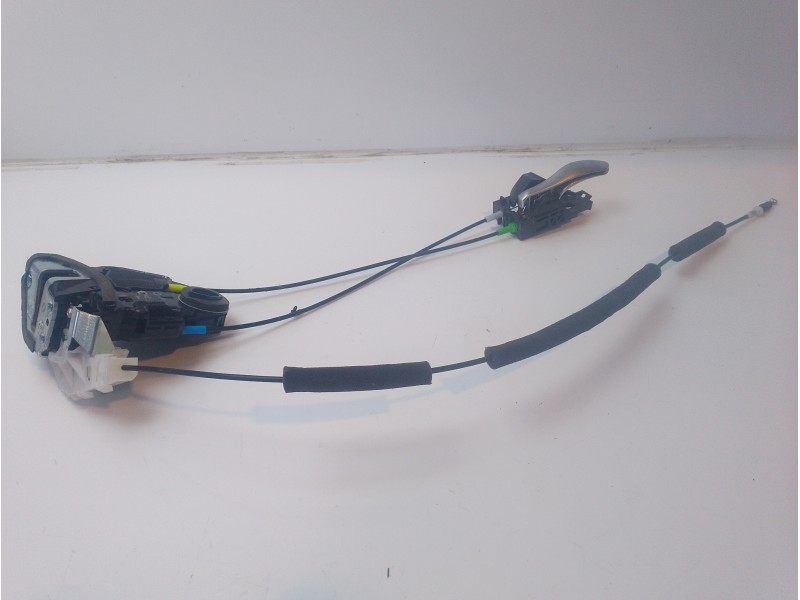 Recambio de cerradura puerta trasera izquierda para toyota c-hr referencia OEM IAM 69060F4010  
