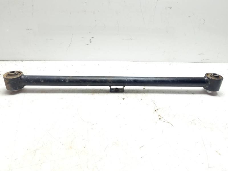Recambio de brazo suspension inferior trasero derecho para toyota land cruiser (j15) referencia OEM IAM 4872035061  