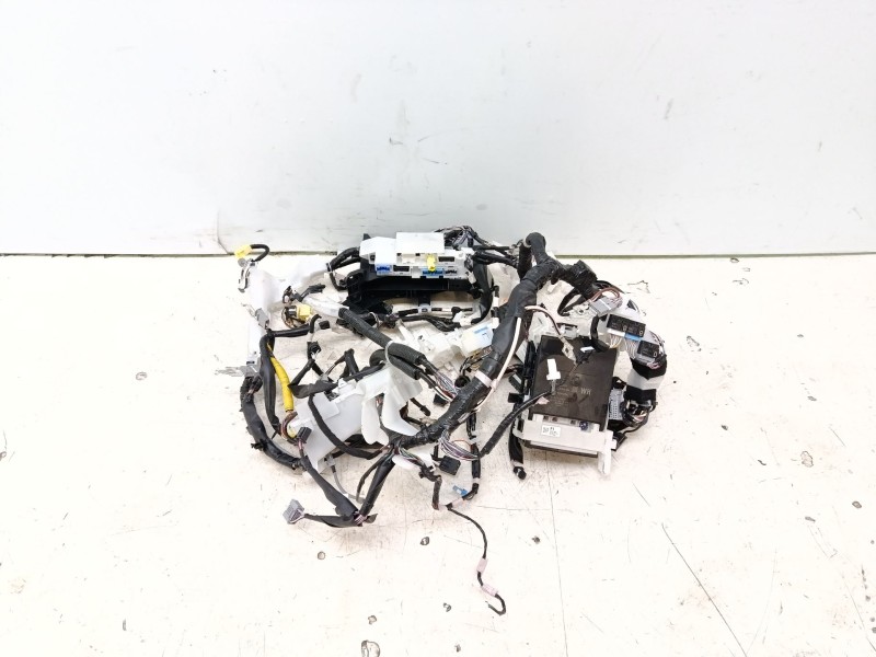 Recambio de cable para toyota yaris active referencia OEM IAM 821180DG61  