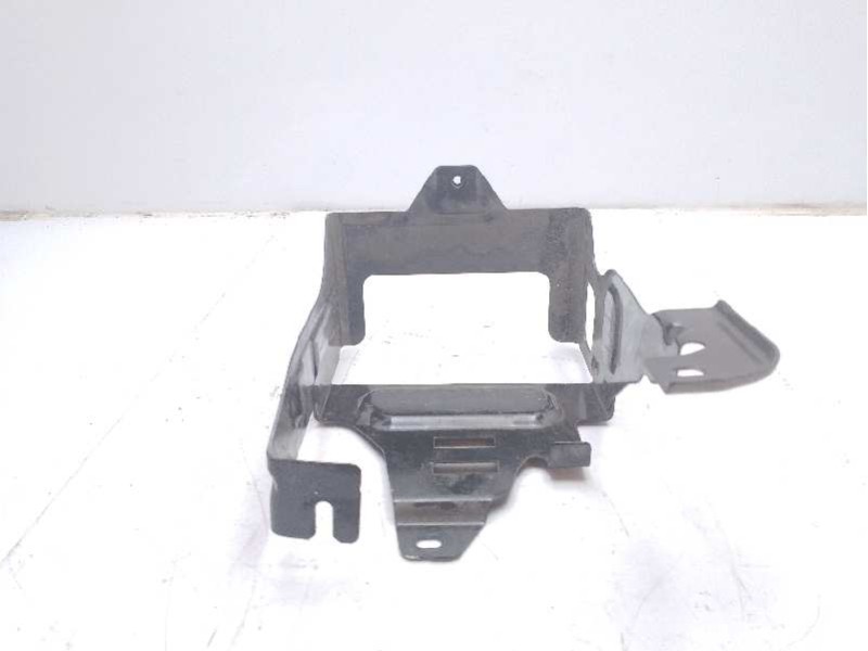 Recambio de moldura para volvo xc 40 business plus awd referencia OEM IAM 32132005  