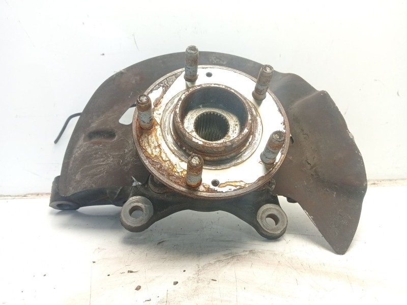 Recambio de mangueta delantera izquierda para hyundai tucson 1.6 cat referencia OEM IAM 51715D7000  