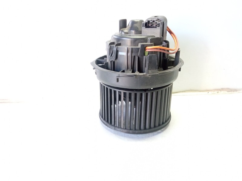 Recambio de motor calefaccion para toyota aygo x-cite referencia OEM IAM T918262 L437036601 