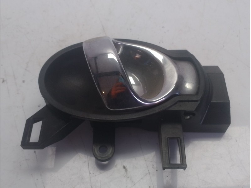 Recambio de maneta interior trasera derecha para nissan juke (f15) 1.6 referencia OEM IAM 80670BA61A  