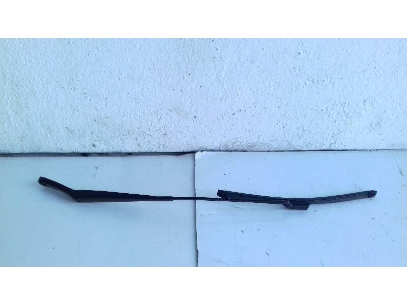 Recambio de brazo limpia delantero derecho para skoda fabia like referencia OEM IAM 6V1955410A  