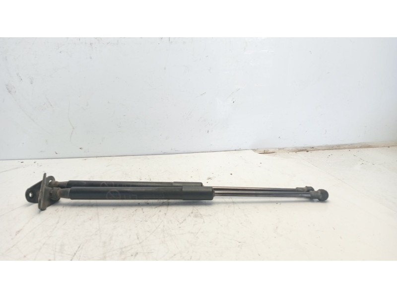 Recambio de amortiguadores maletero / porton para toyota auris active referencia OEM IAM 6896002170  