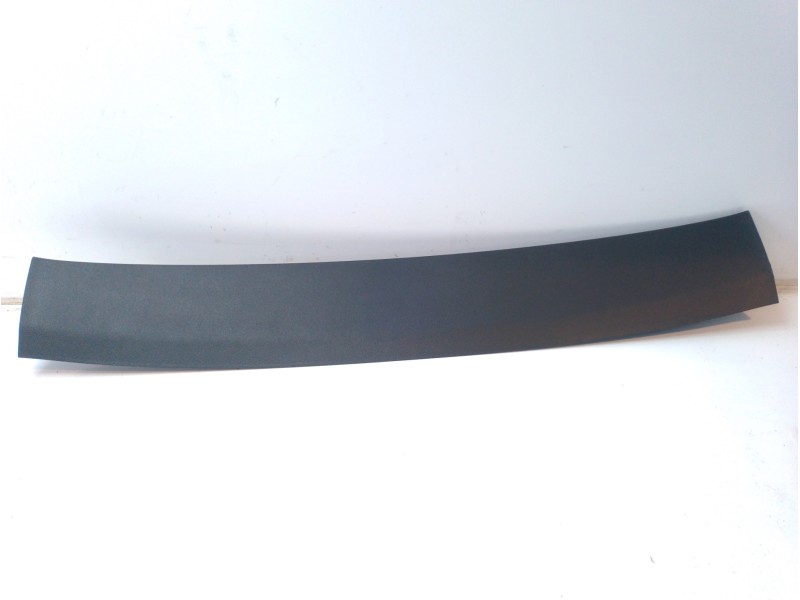 Recambio de moldura para cupra formentor tsi cupra referencia OEM IAM 5FF8677074PK  