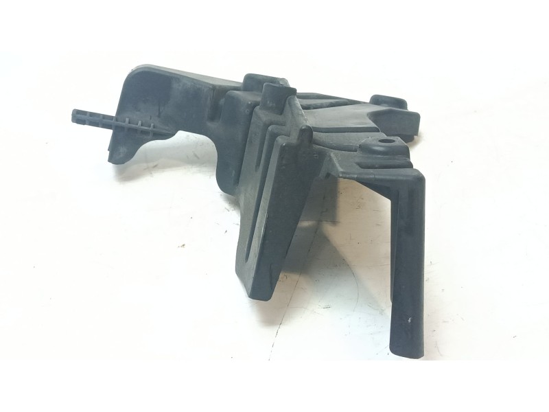 Recambio de moldura para peugeot 308 access referencia OEM IAM 9805747680  