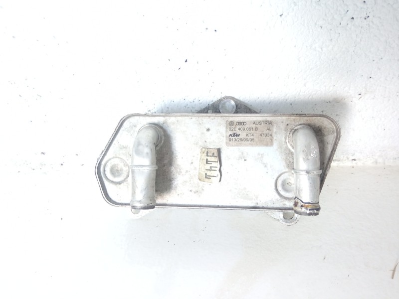 Recambio de enfriador aceite motor para volkswagen golf v berlina (1k1) 2.0 tdi referencia OEM IAM 02E409061B  