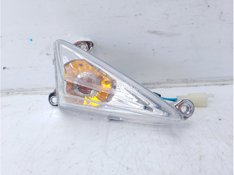 Recambio de piloto lateral derecho para sym symphony 125 referencia OEM IAM 33400ATA010  