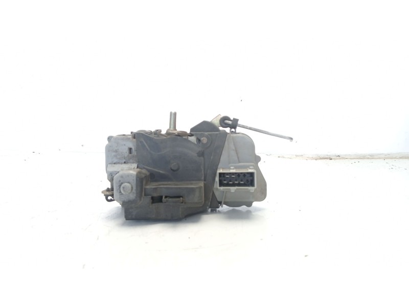 Recambio de cerradura puerta delantera derecha para citroën xsara picasso 2.0 hdi referencia OEM IAM 9136J3  