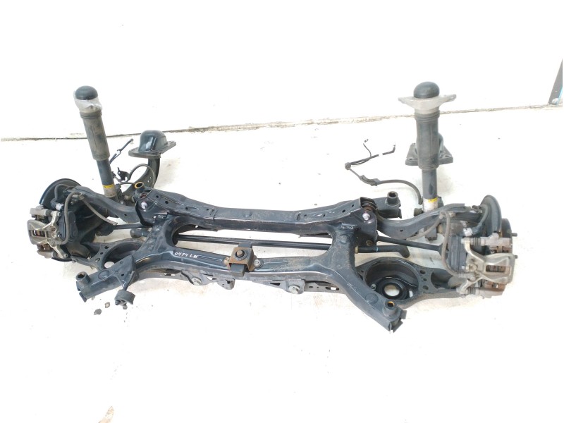 Recambio de puente trasero para toyota c-hr referencia OEM IAM 51206F4013  