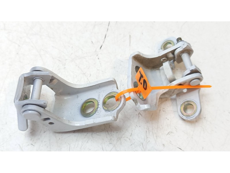 Recambio de bisagra puerta trasera derecha para renault clio v (b7_) 1.0 tce 100 (b7mt) referencia OEM IAM 804007083R  