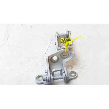 BISAGRA PUERTA TRASERA IZQUIERDA 804000378R 