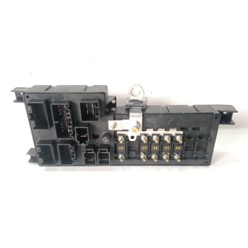 CAJA RELES / FUSIBLES 8637841 518717004 