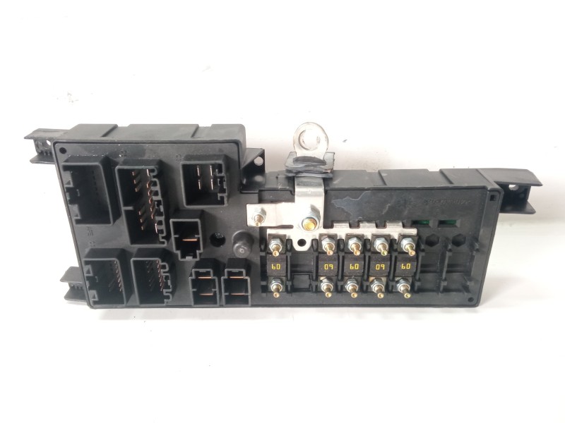 Recambio de caja reles / fusibles para volvo s60 berlina 2.4 (125kw) referencia OEM IAM 8637841 518717004 
