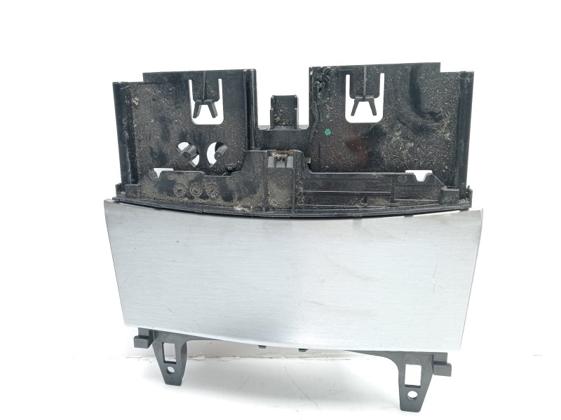 Recambio de cenicero para mercedes-benz clase c (w204) berlina 2.2 cdi cat referencia OEM IAM A2046800179  