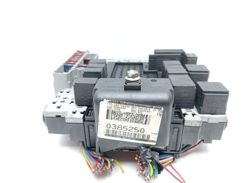 Recambio de caja reles / fusibles para volvo s60 berlina 2.4 diesel cat referencia OEM IAM 9162316 0385250 