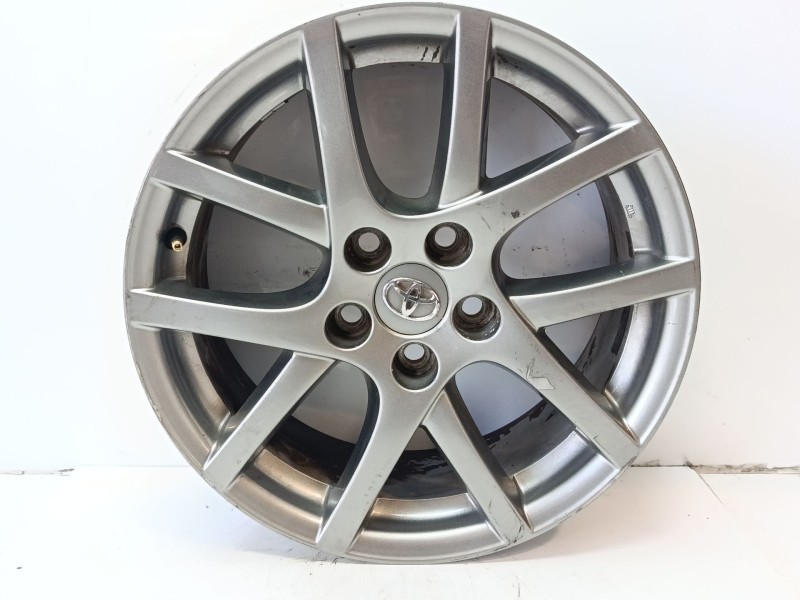 Recambio de llanta para toyota verso business referencia OEM IAM 426110F140  