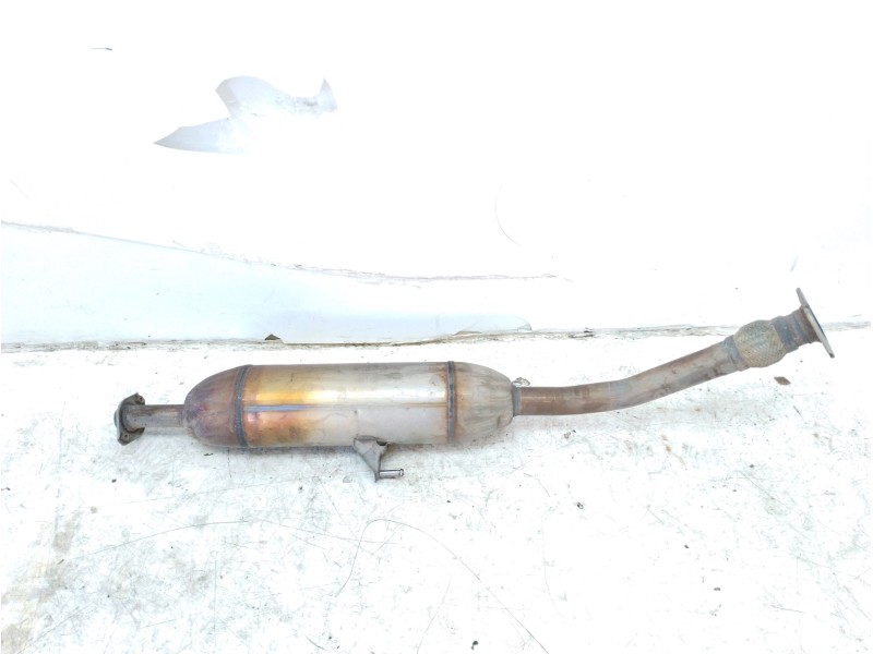 Recambio de tubo escape delantero para toyota avensis touring sports business advance referencia OEM IAM 174100X040  