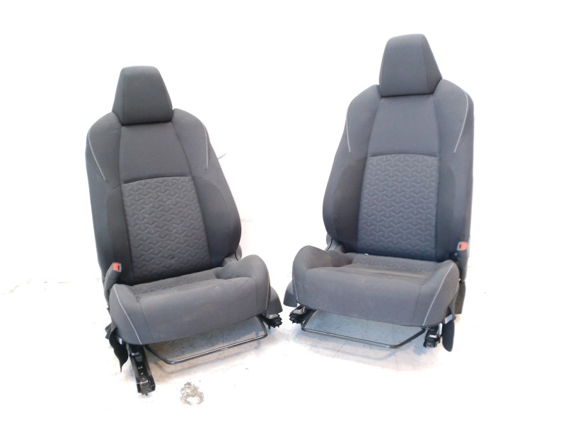Recambio de juego asientos completo para toyota corolla (e21) hybrid advance referencia OEM IAM 710730ZX62C2  