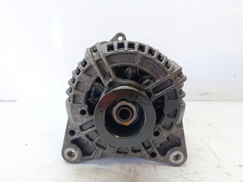 Recambio de alternador para renault scenic iii referencia OEM IAM 8200660041  