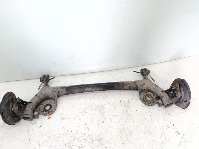 Recambio de puente trasero para toyota yaris active referencia OEM IAM 42110K0030  