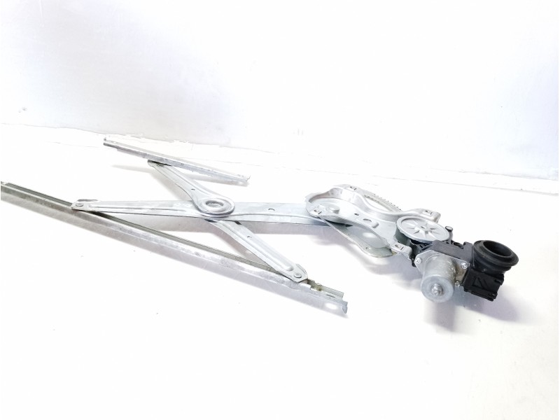 Recambio de elevalunas delantero derecho para toyota c-hr hybrid active referencia OEM IAM 85710F4010  