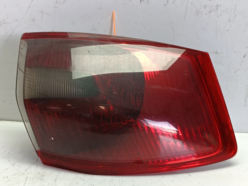 Recambio de piloto trasero izquierdo para ford kuga i 2.0 tdci referencia OEM IAM 1710612  