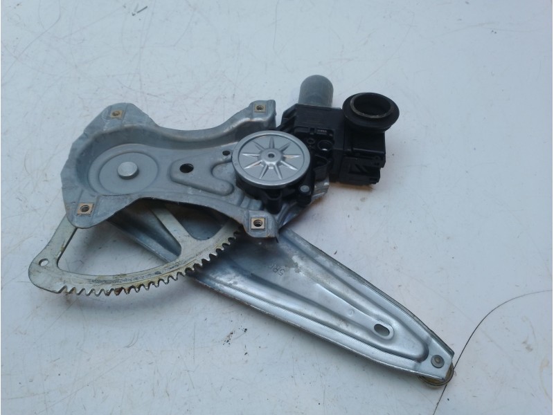 Recambio de elevalunas trasero derecho para toyota c-hr (_x1_) 2.0 hybrid (maxh10) referencia OEM IAM 69830F4010  