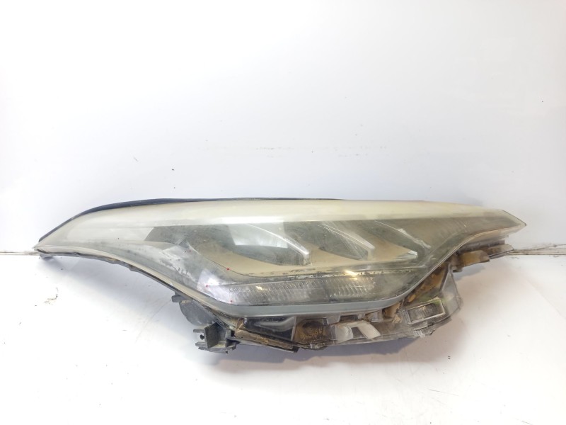 Recambio de faro derecho para toyota c-hr referencia OEM IAM 81130F4180 81110F4180 