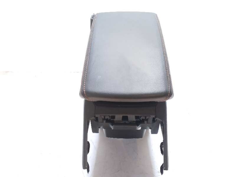 Recambio de apoyabrazos central para cupra formentor tsi cupra referencia OEM IAM 5FF864207B 5FF864207BWXY 