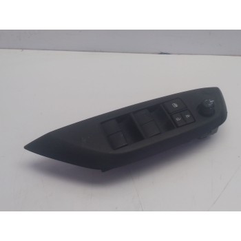 MANDO ELEVALUNAS DELANTERO IZQUIERDO 840400D020 