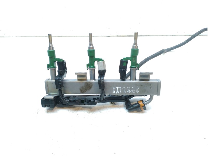 Recambio de rampa inyectora para toyota yaris referencia OEM IAM 2381415080  