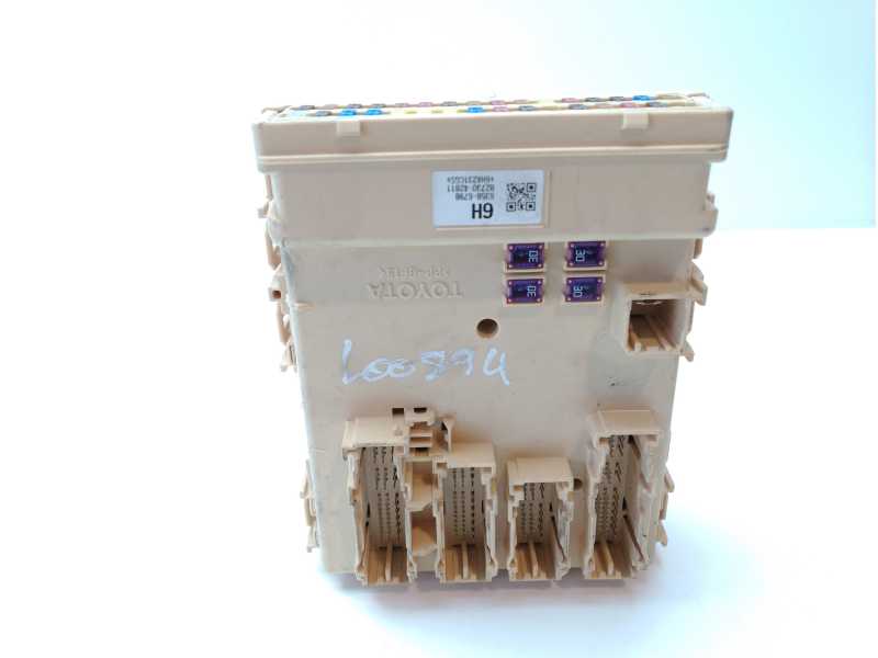 Recambio de caja reles / fusibles para toyota rav 4 advance hybrid referencia OEM IAM 8273042811  