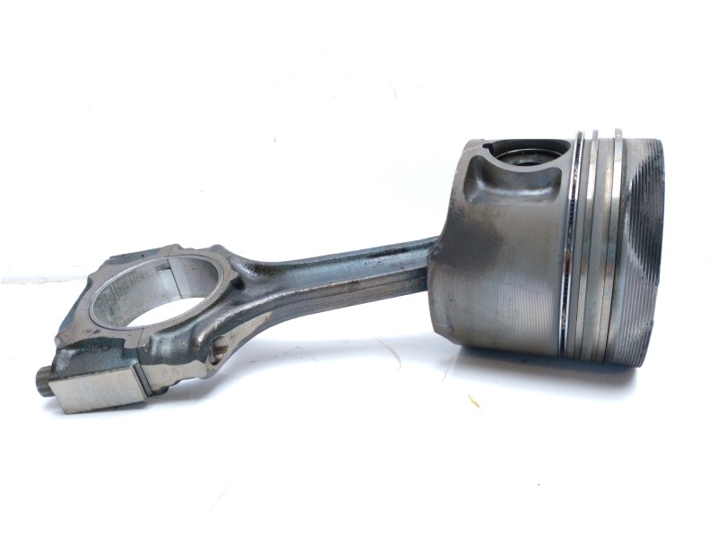 Recambio de piston para mercedes-benz clase e (w124) berlina referencia OEM IAM A1040300620 A1040300418 