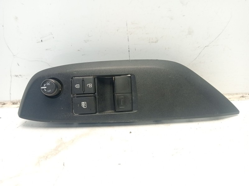Recambio de mando elevalunas delantero izquierdo para toyota yaris active referencia OEM IAM 84040k0030  