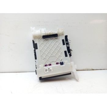 CAJA RELES / FUSIBLES 8273052R90 63573244 