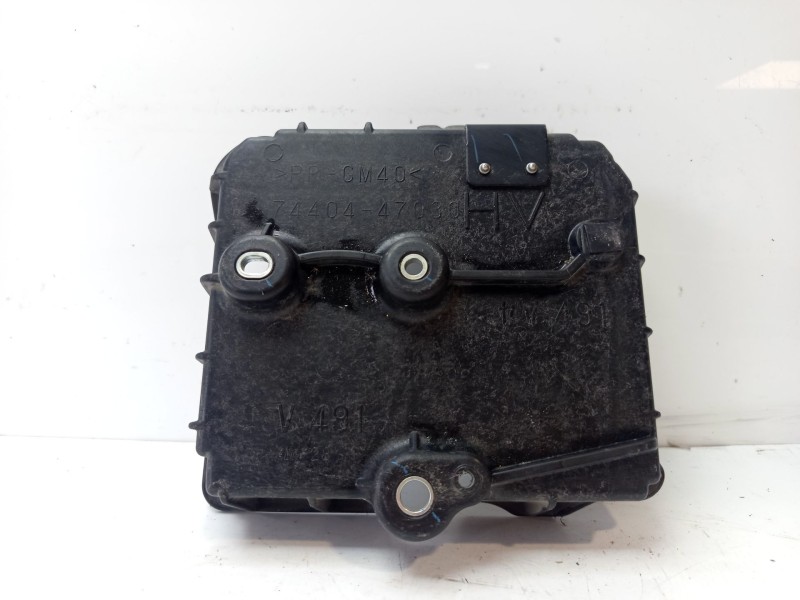 Recambio de moldura para toyota prius (nhw30) eco referencia OEM IAM 7440447030  