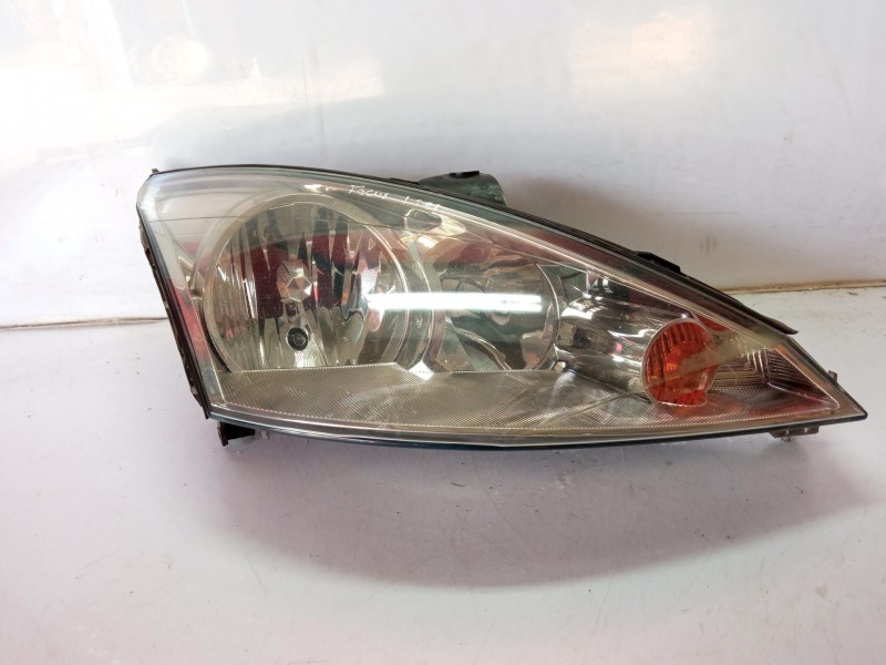 Recambio de faro derecho para ford focus berlina (cak) ambiente referencia OEM IAM 1AE01019902.  