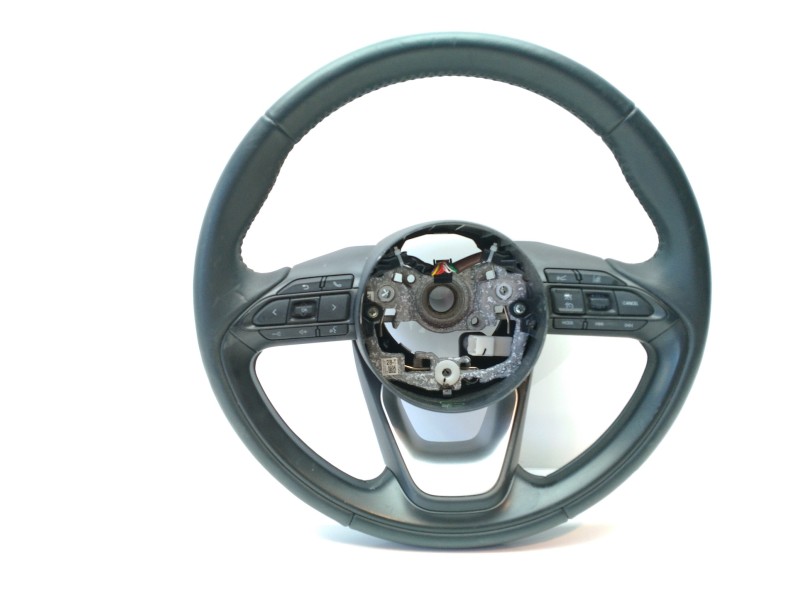Recambio de volante para toyota yaris hybrid active referencia OEM IAM 643602800  