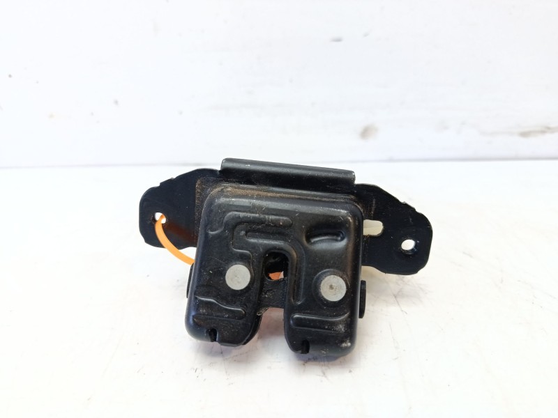 Recambio de cerradura maletero / porton para toyota yaris active referencia OEM IAM 6935002090  
