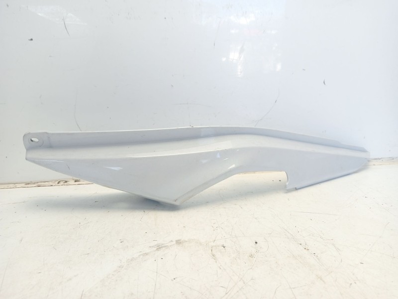 Recambio de moldura para kawasaki versys 650 referencia OEM IAM 360410025  