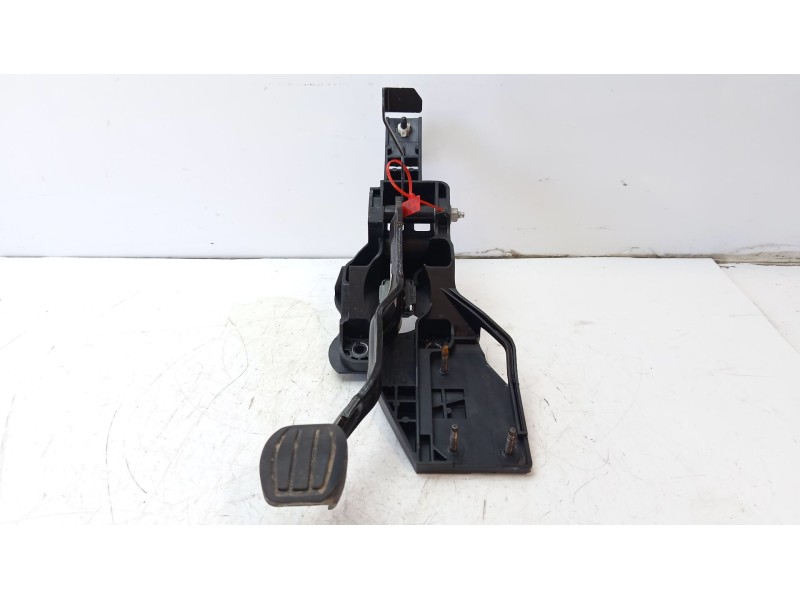 Recambio de pedal freno para toyota proace verso 1.6 d-4d cat referencia OEM IAM SU001B1517 SU001B5394 9813503180