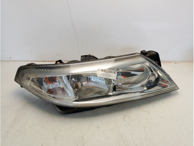 Recambio de faro derecho para renault laguna ii (bg0/1_) 1.9 dci (bg08, bg0g) referencia OEM IAM 7701048931  