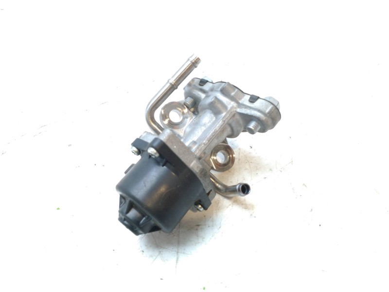 Recambio de valvula egr para toyota yaris referencia OEM IAM 2562015360 F301015350 