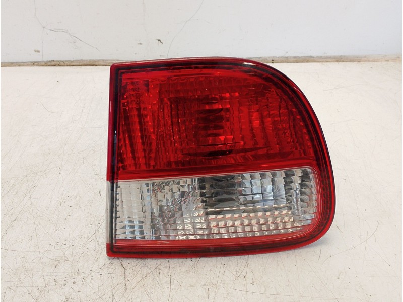 Recambio de piloto trasero derecho interior para seat leon (1m1) 1.9 tdi referencia OEM IAM 1M6945108  
