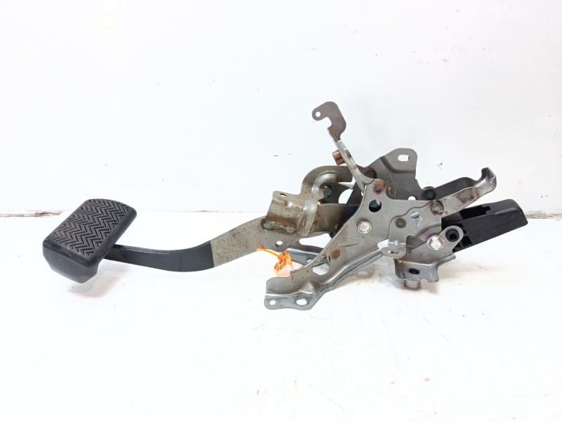 Recambio de pedal freno para toyota yaris active referencia OEM IAM 47110K0031  
