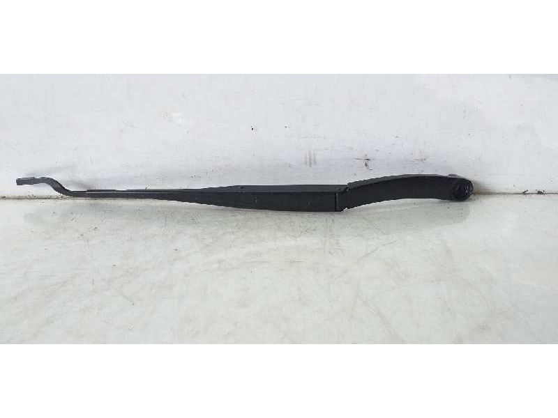 Recambio de brazo limpia delantero izquierdo para hyundai i40 tecno blue referencia OEM IAM 983113Z000  